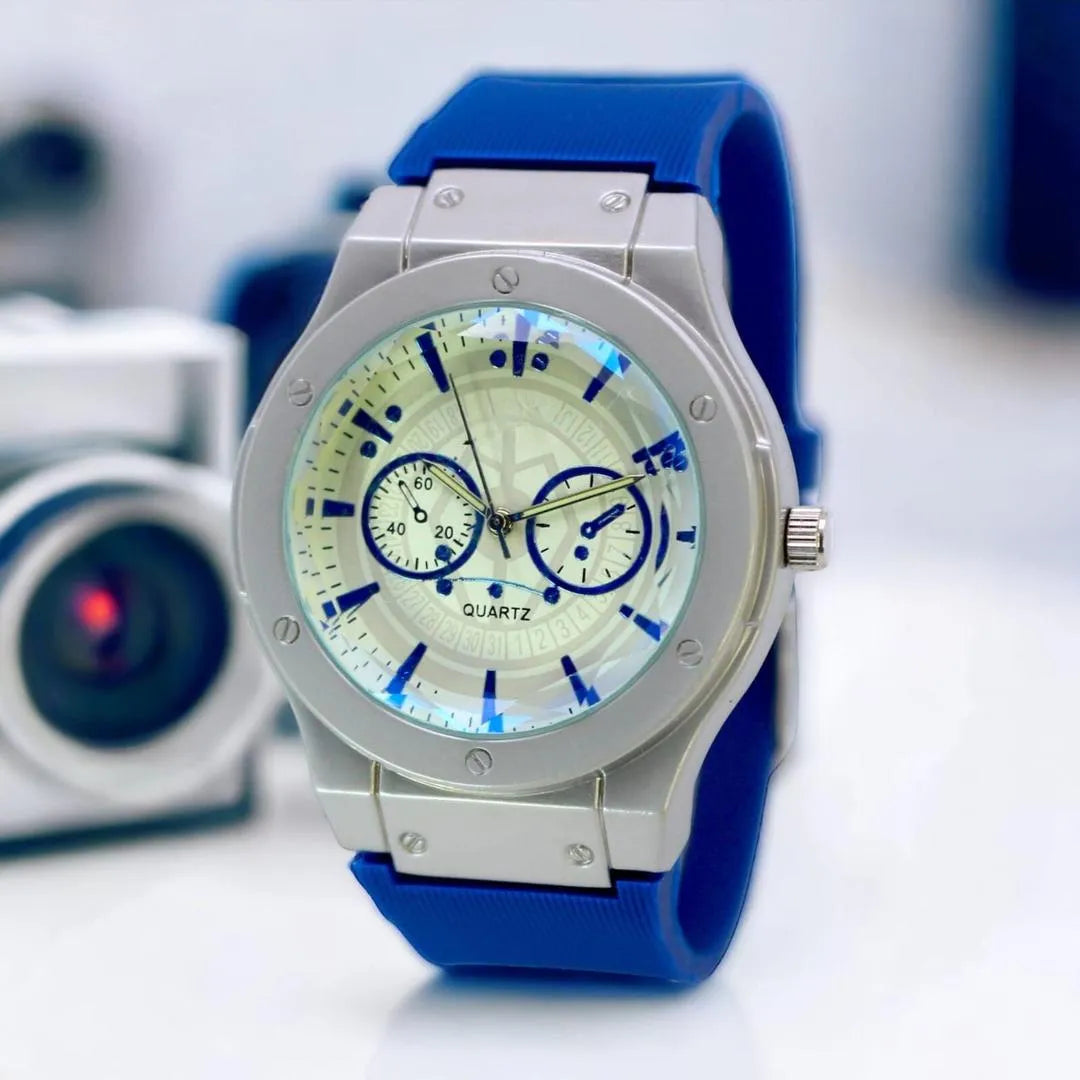 Men's Sports & Everyday Water-Resistant Silicone Strap Quartz Watch