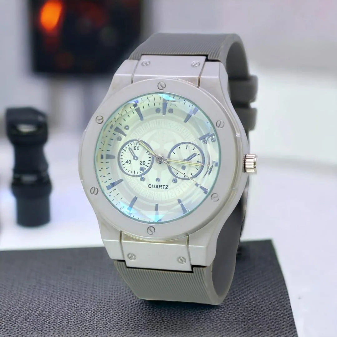 Men's Sports & Everyday Water-Resistant Silicone Strap Quartz Watch