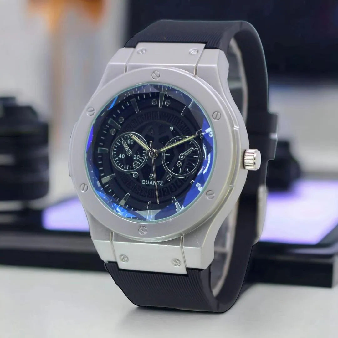 Men's Sports & Everyday Water-Resistant Silicone Strap Quartz Watch
