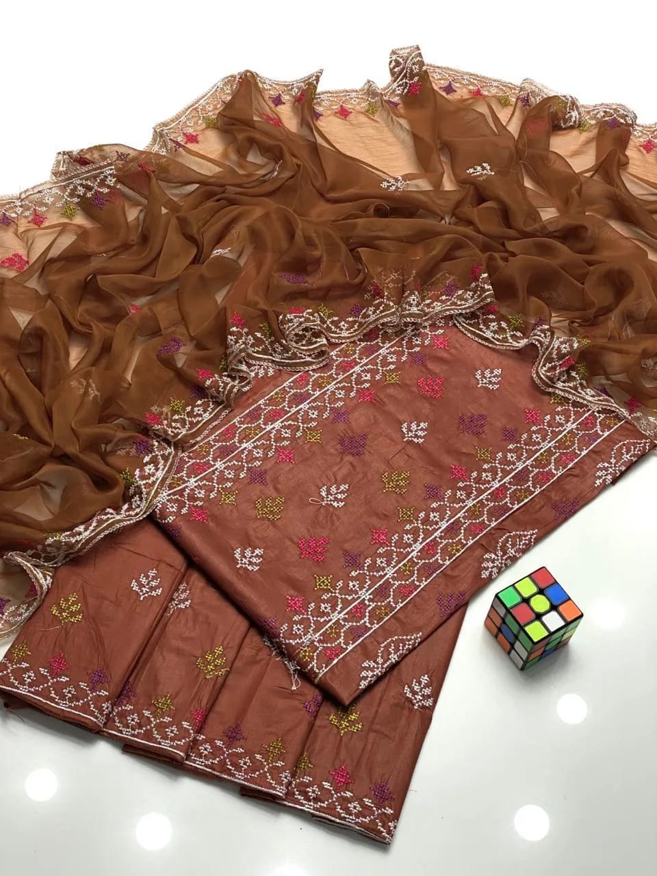 Earthly Grace – 3-Piece Chikankari Embroidered Lawn Suite