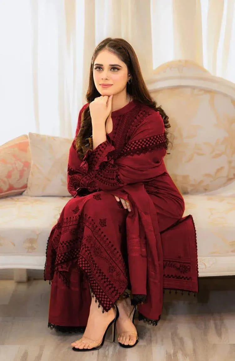 Maroon Majesty – Embroidered Lawn Suit with Digital Print Diamond Dupatta