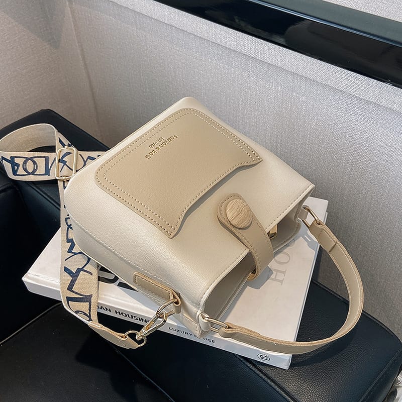 Fashionable High-Quality Shoulder Bag For Women - Elegant & Easy-To-Maintain Everyday Handbag