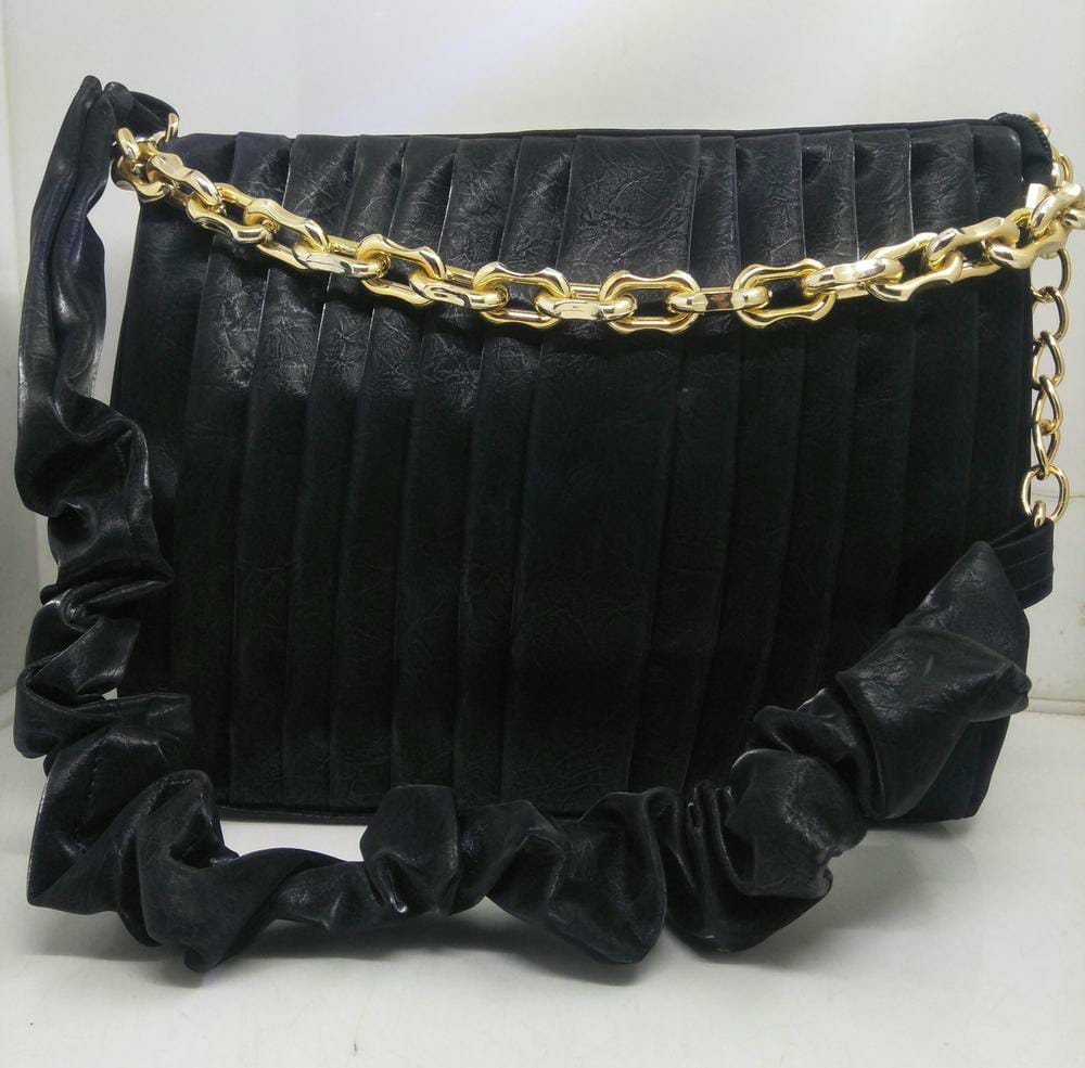 Classic Black Leather Chain Crossbody Bag For Women - Stylish Everyday & Travel Handbag