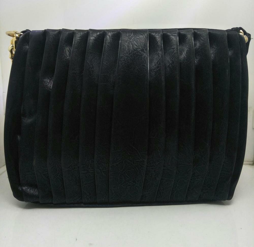 Classic Black Leather Chain Crossbody Bag For Women - Stylish Everyday & Travel Handbag