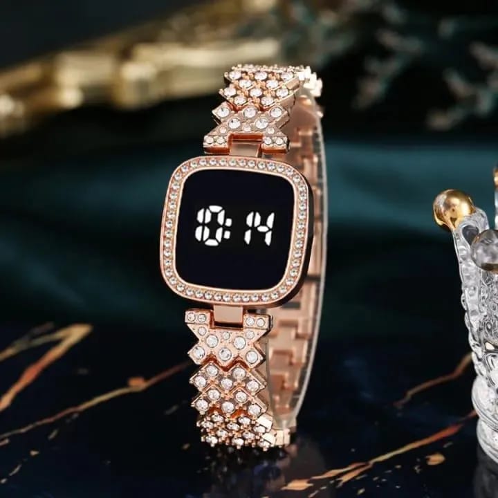 •  Material: Stainless Steel •  Number Of Pieces: 1 Pc •  Color: Multicolor •  Package Includes: 1 x Chain Watch •  Note: There might be slight color differences as a result of varying lighting and monitor effects. •  Product Code: MZ1156200130TEWEHB