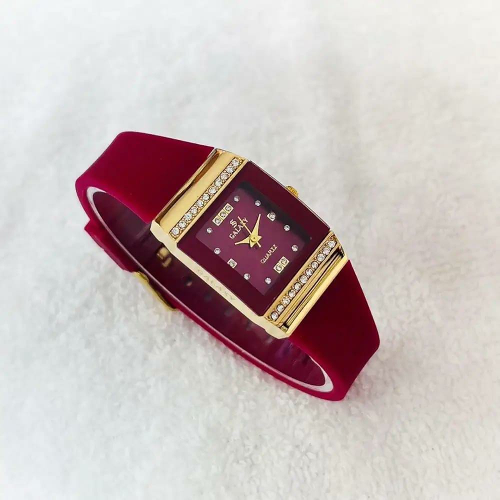 Trendy Silicone Strap Analogue Watch For Women - Lightweight Everyday Casual Wristwatch