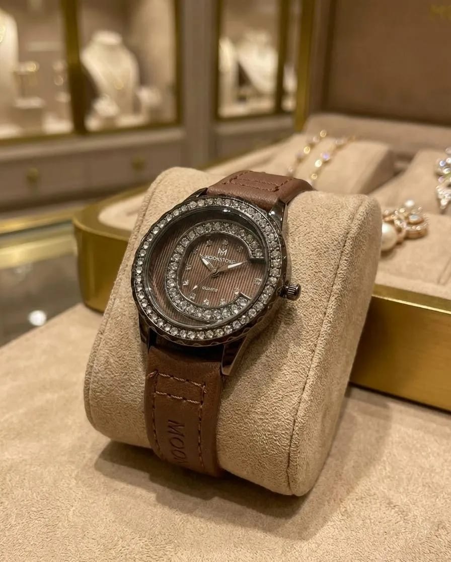Luxury Inspired Brown Leather Strap Watch For Women - Elegant Analogue Wristwatch