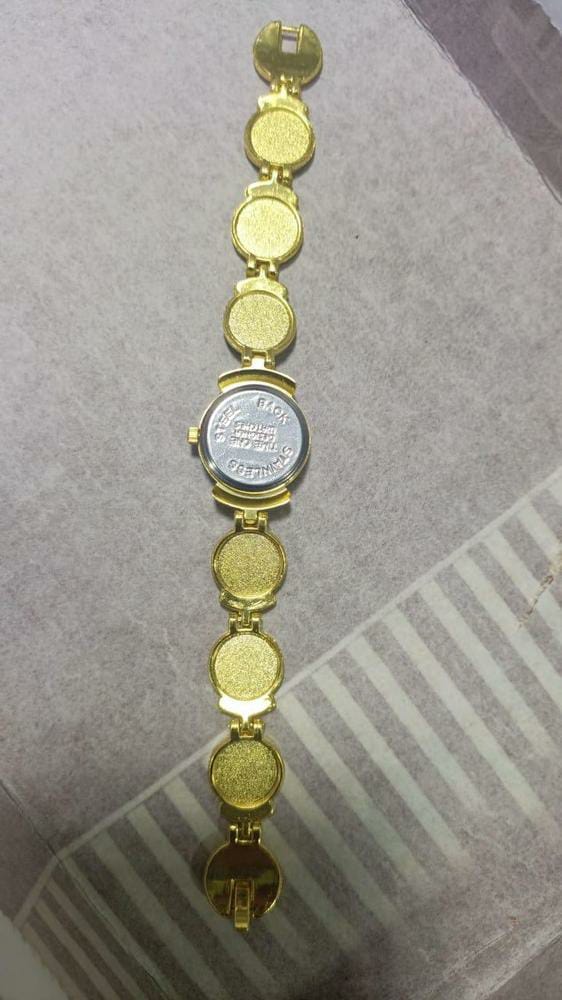 Women's Stainless Steel 35mm Round Quartz Watch - Water-Resistant Rubber Strap Wristwatch